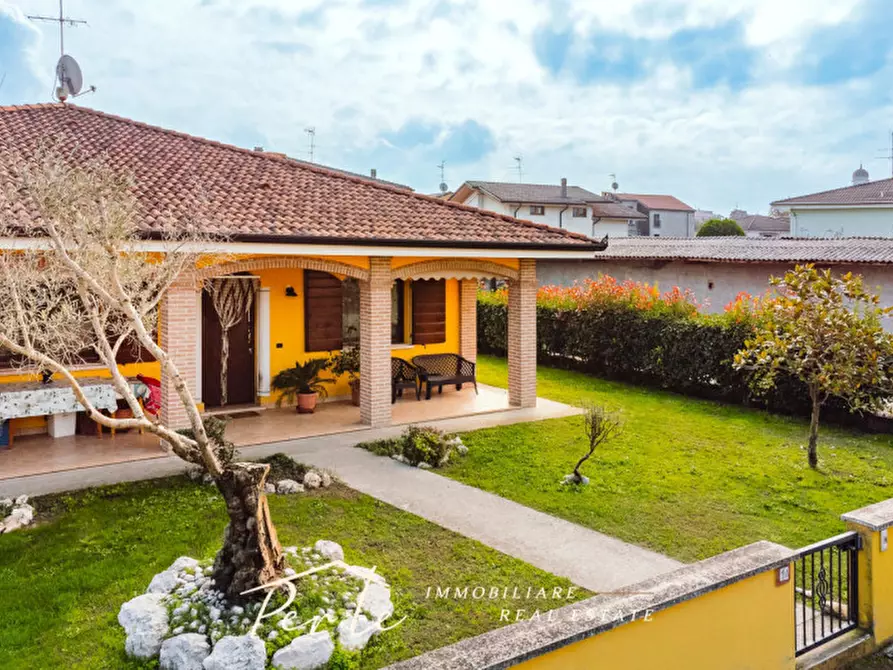 Immagine 2 di Villa in vendita  in via marconi 1 a Schivenoglia
