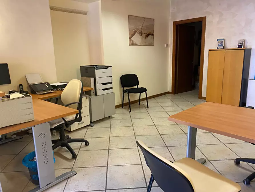 Immagine 4 di Ufficio in affitto  in via roma a San Pietro In Cariano
