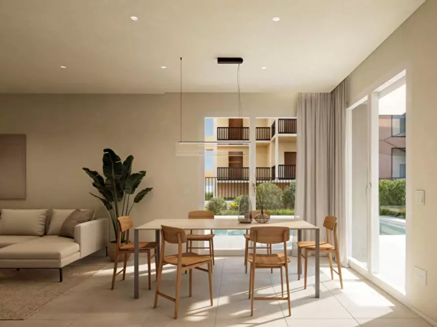 Immagine 7 di Casa trifamiliare in vendita  a Desenzano Del Garda