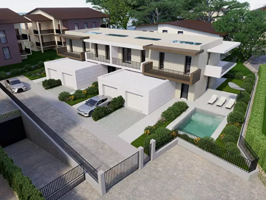 Immagine 11 di Casa trifamiliare in vendita  a Desenzano Del Garda