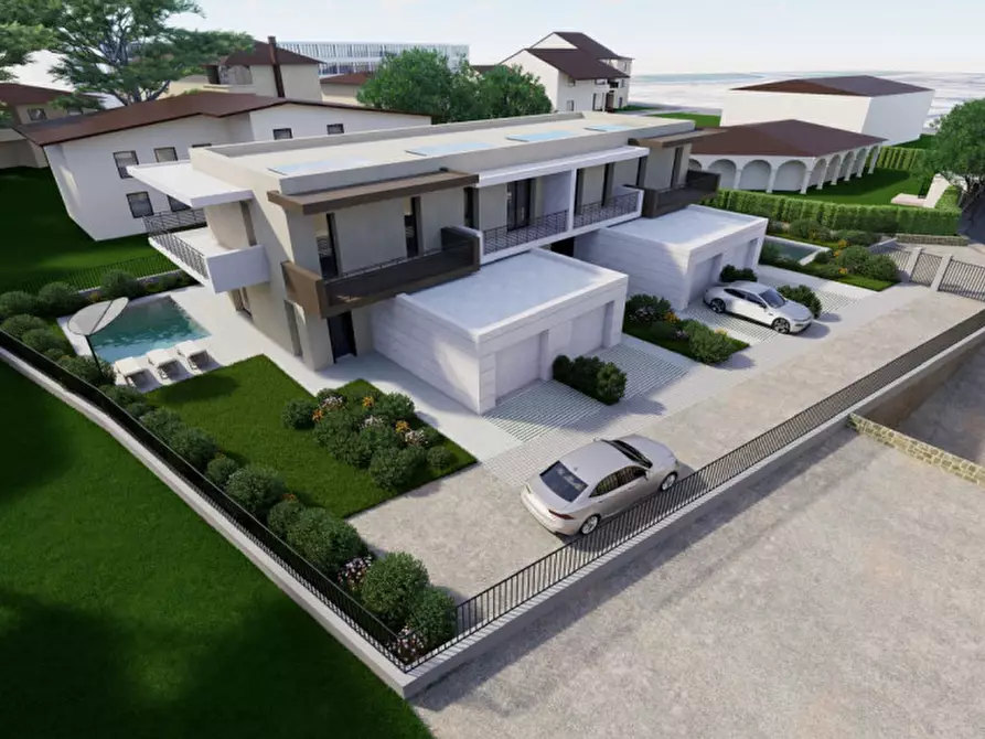 Immagine 12 di Casa trifamiliare in vendita  a Desenzano Del Garda