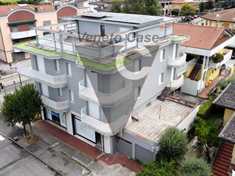 Immagine 3 di Appartamento in vendita  in Via Mezzavia 6 a Montegrotto Terme