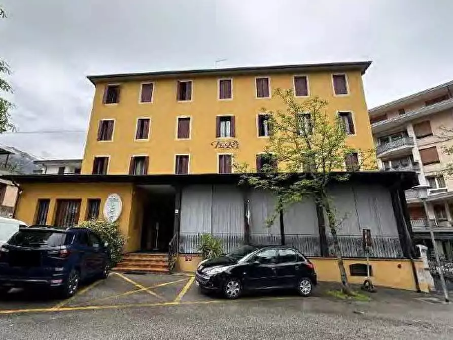 Immagine 1 di Hotel in vendita  in Via Trento e Trieste, 28 a Vittorio Veneto