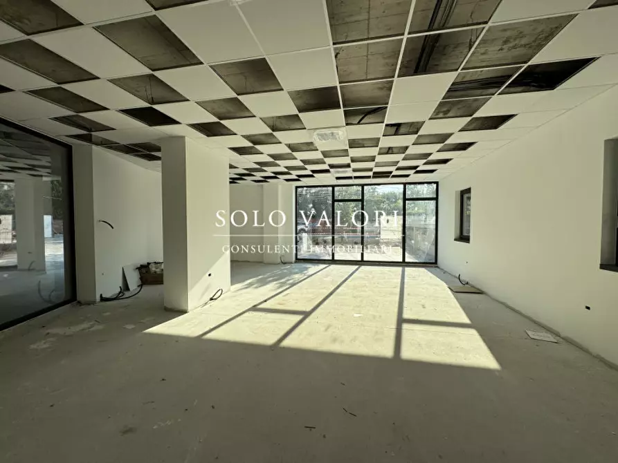 Immagine 5 di Negozio in vendita  in Via Cereria a Bassano Del Grappa