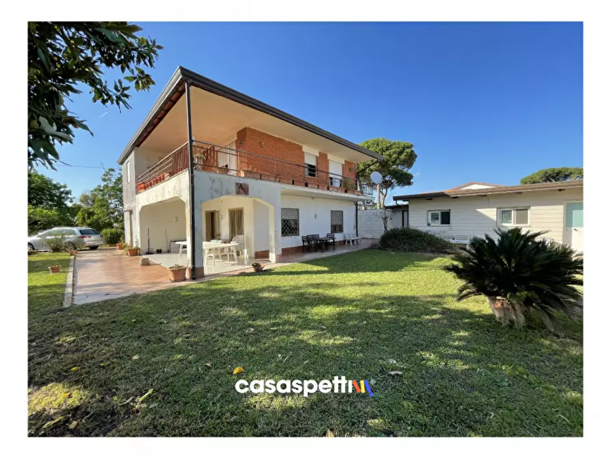 Immagine 1 di Villa in vendita  in Via San Felice Circeo, Terracina a Terracina