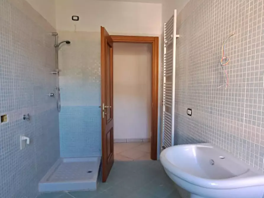 Immagine 8 di Appartamento in vendita  a Passignano Sul Trasimeno