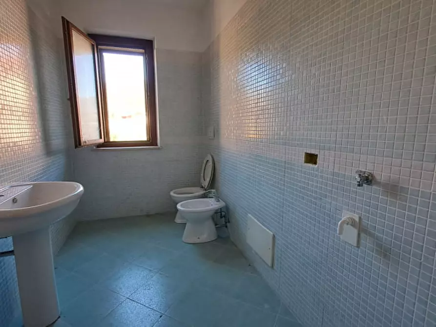 Immagine 9 di Appartamento in vendita  a Passignano Sul Trasimeno