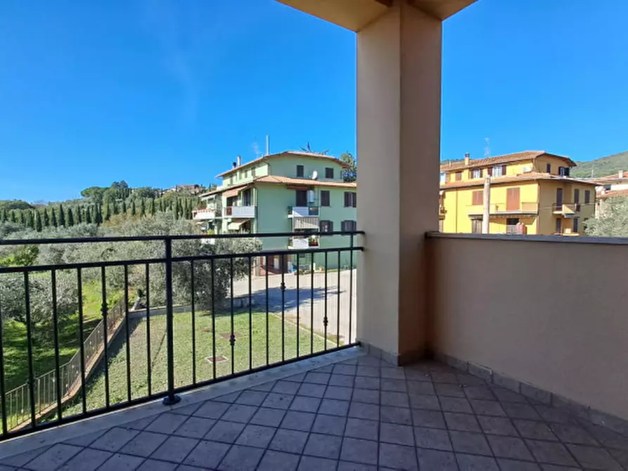 Immagine 12 di Appartamento in vendita  a Passignano Sul Trasimeno