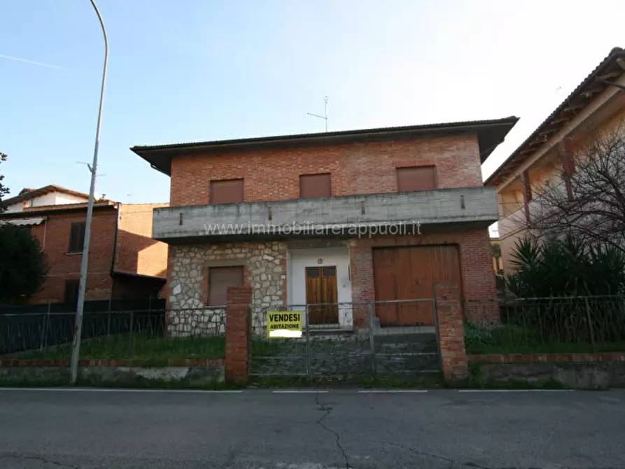 Immagine 1 di Casa indipendente in vendita  a Sinalunga