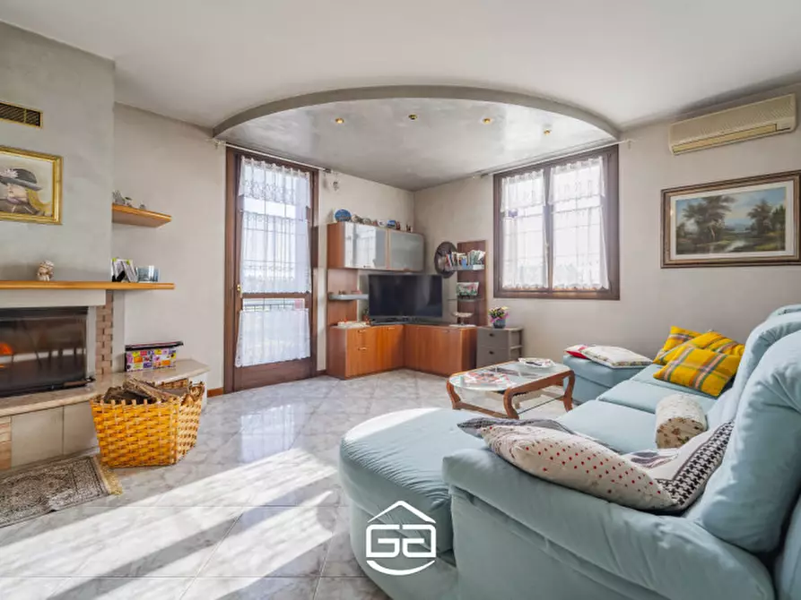 Immagine 36 di Villa in vendita  in Via Roare, 46 a Villaverla