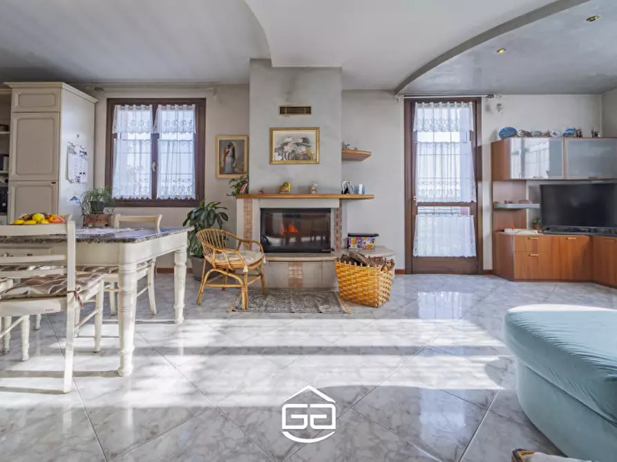 Immagine 39 di Villa in vendita  in Via Roare, 46 a Villaverla