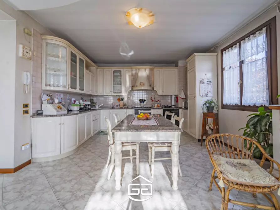 Immagine 41 di Villa in vendita  in Via Roare, 46 a Villaverla