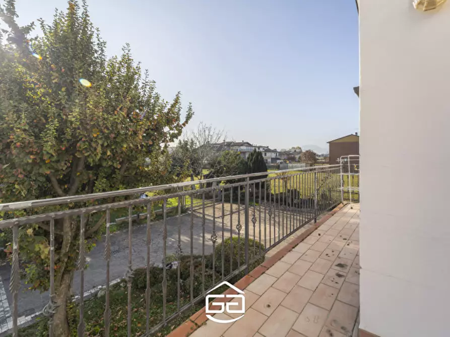 Immagine 46 di Villa in vendita  in Via Roare, 46 a Villaverla