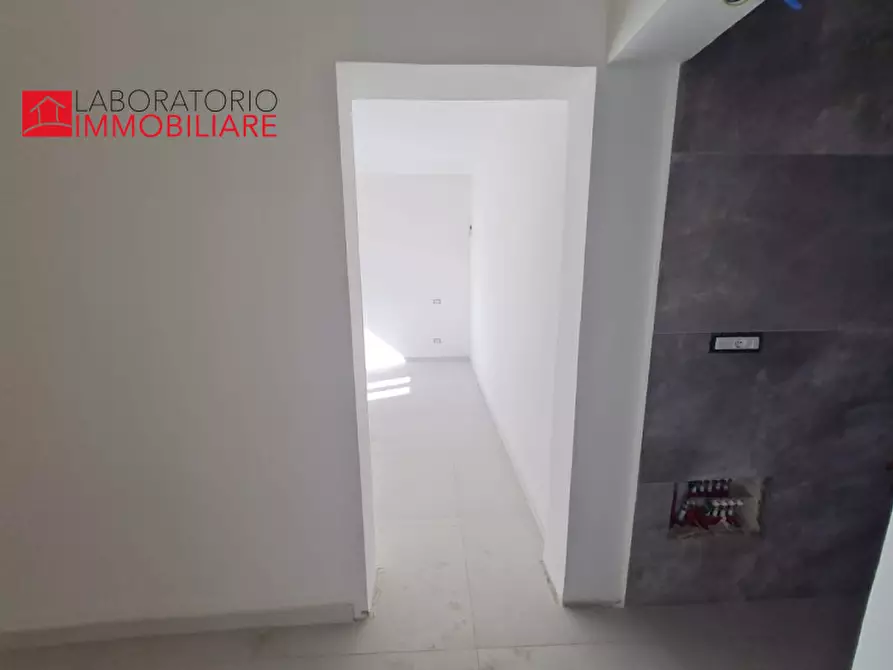 Immagine 19 di Palazzo in vendita  in Piazza Fontana a Leverano