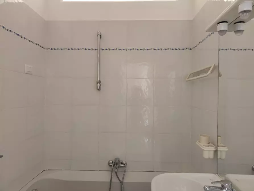 Immagine 11 di Appartamento in affitto  in via bozzo costa a Rapallo