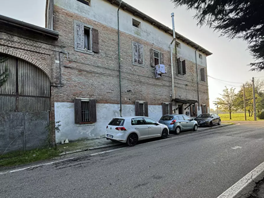 Immagine 25 di Appartamento in vendita  in Strada Pozzolo,1 a Parma