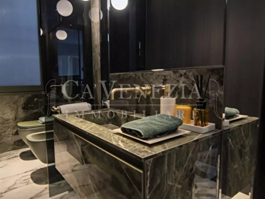 Immagine 32 di Appartamento in vendita  a Venezia