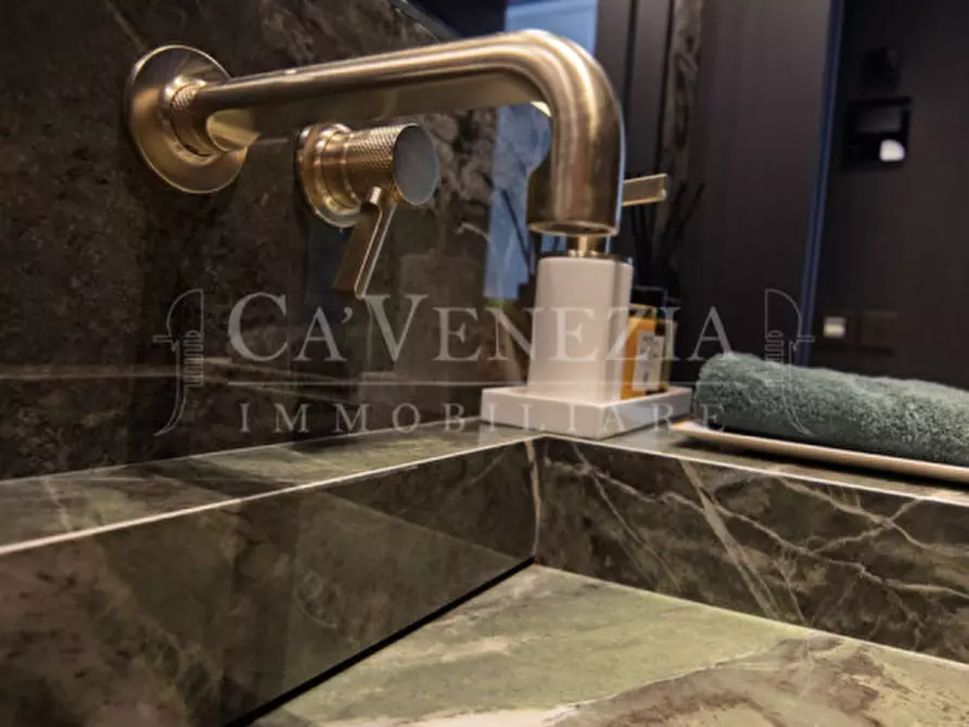 Immagine 38 di Appartamento in vendita  a Venezia