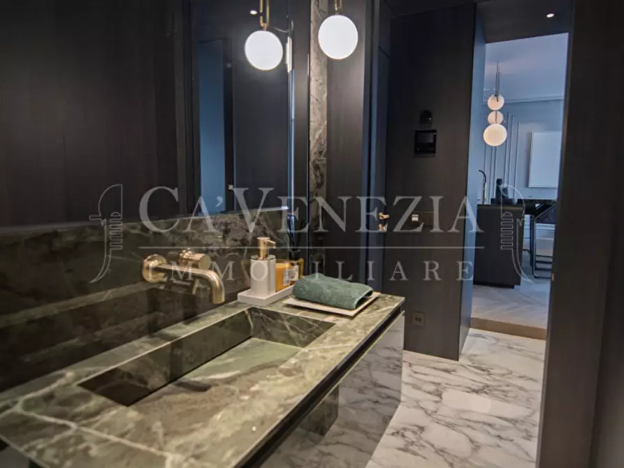 Immagine 39 di Appartamento in vendita  a Venezia