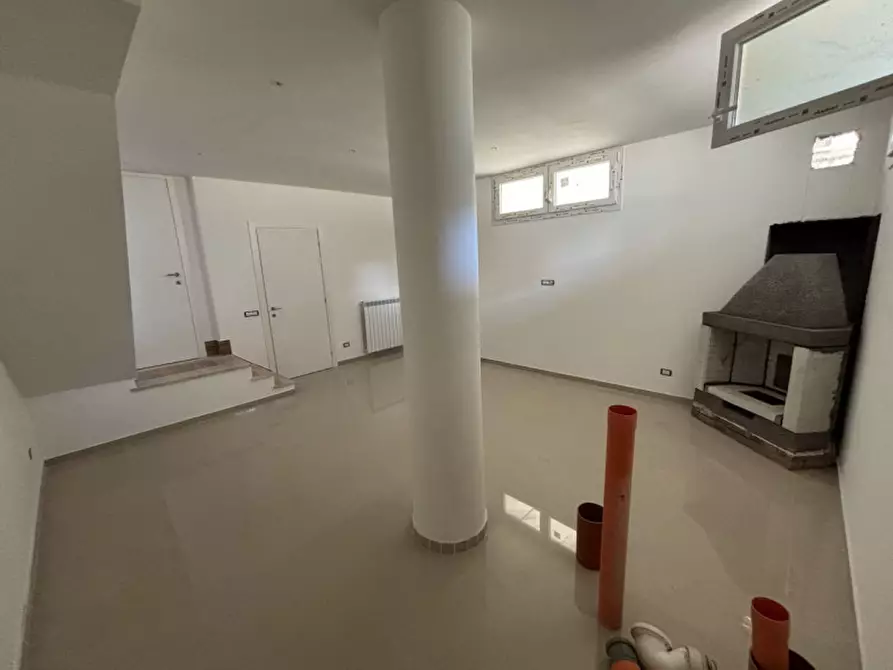 Immagine 4 di Villa in vendita  in Via Bartolomeo Chesi a Roma