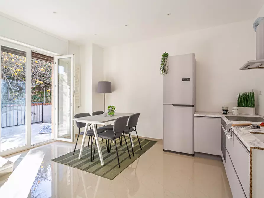 Immagine 6 di Villa in vendita  in Via Bartolomeo Chesi a Roma