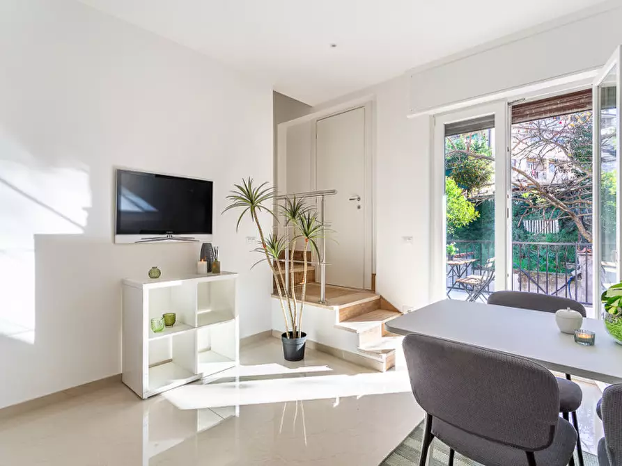 Immagine 10 di Villa in vendita  in Via Bartolomeo Chesi a Roma