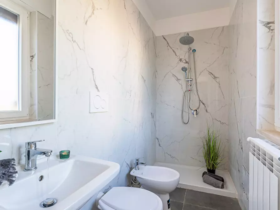 Immagine 23 di Villa in vendita  in Via Bartolomeo Chesi a Roma