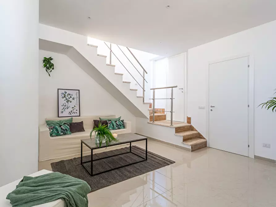 Immagine 28 di Villa in vendita  in Via Bartolomeo Chesi a Roma