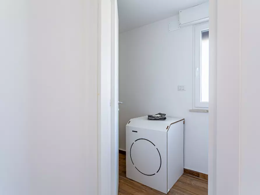 Immagine 47 di Villa in vendita  in Via Bartolomeo Chesi a Roma