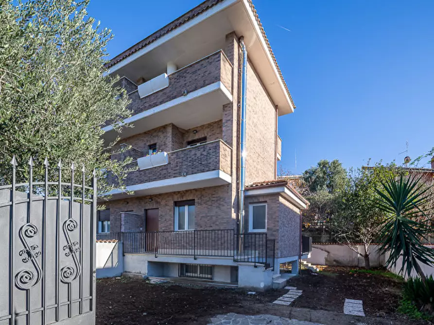 Immagine 55 di Villa in vendita  in Via Bartolomeo Chesi a Roma