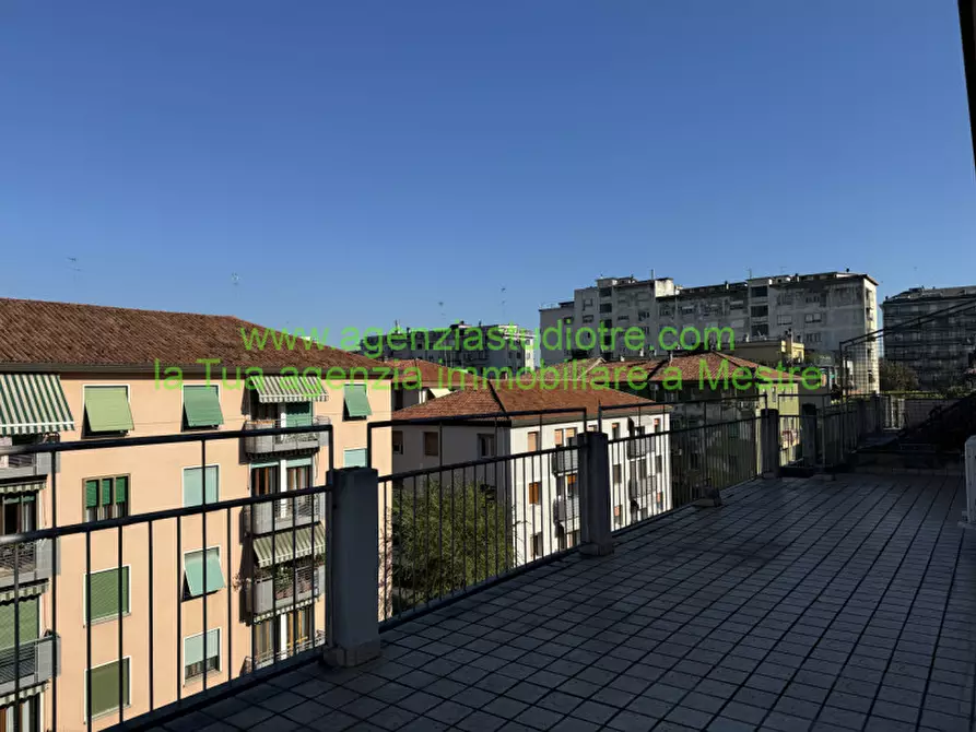 Immagine 24 di Attico in vendita  in via fogazzaro a Venezia