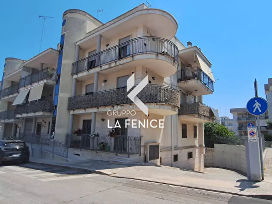 Immagine 2 di Appartamento in vendita  in via Michelangelo Buonarroti a Locorotondo