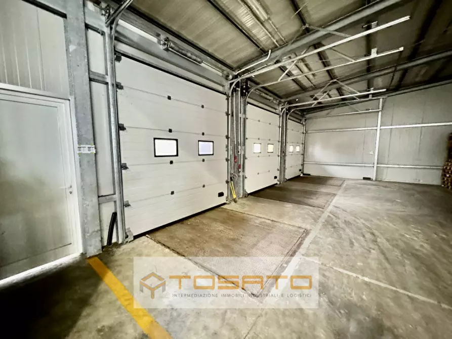 Immagine 4 di Capannone industriale in affitto  a Verona