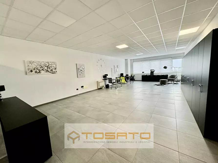 Immagine 7 di Capannone industriale in affitto  a Verona
