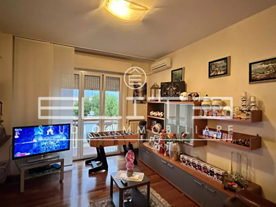 Immagine 11 di Appartamento in vendita  in TORRETTE a Ancona