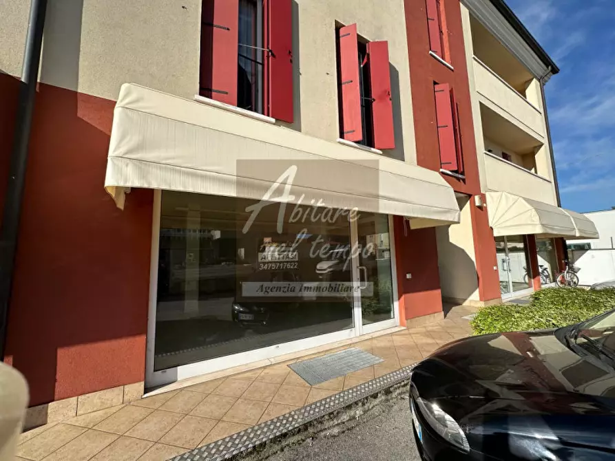 Immagine 2 di Negozio in affitto  in via borgo bassano a Cittadella