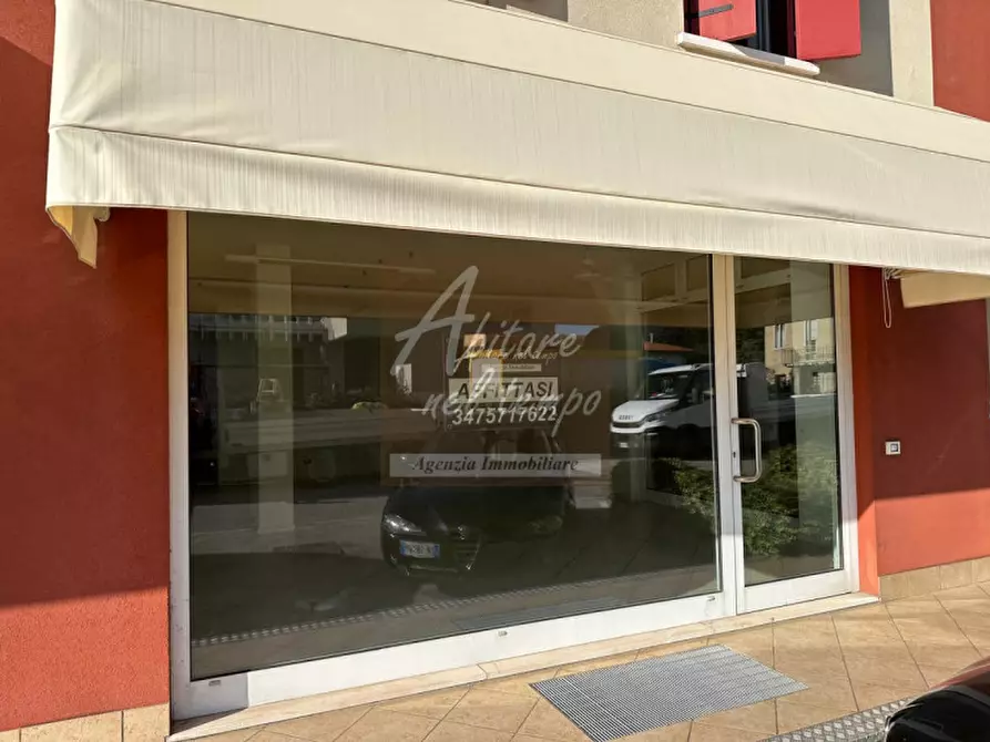 Immagine 19 di Negozio in affitto  in via borgo bassano a Cittadella