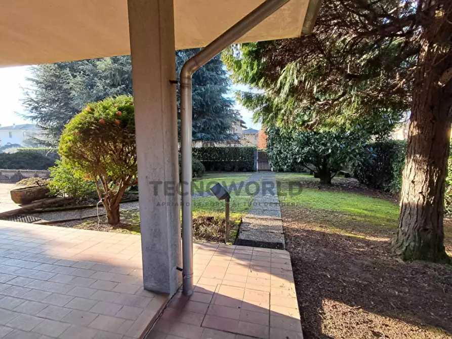 Immagine 4 di Casa bifamiliare in vendita  in via ugo foscolo a Malo