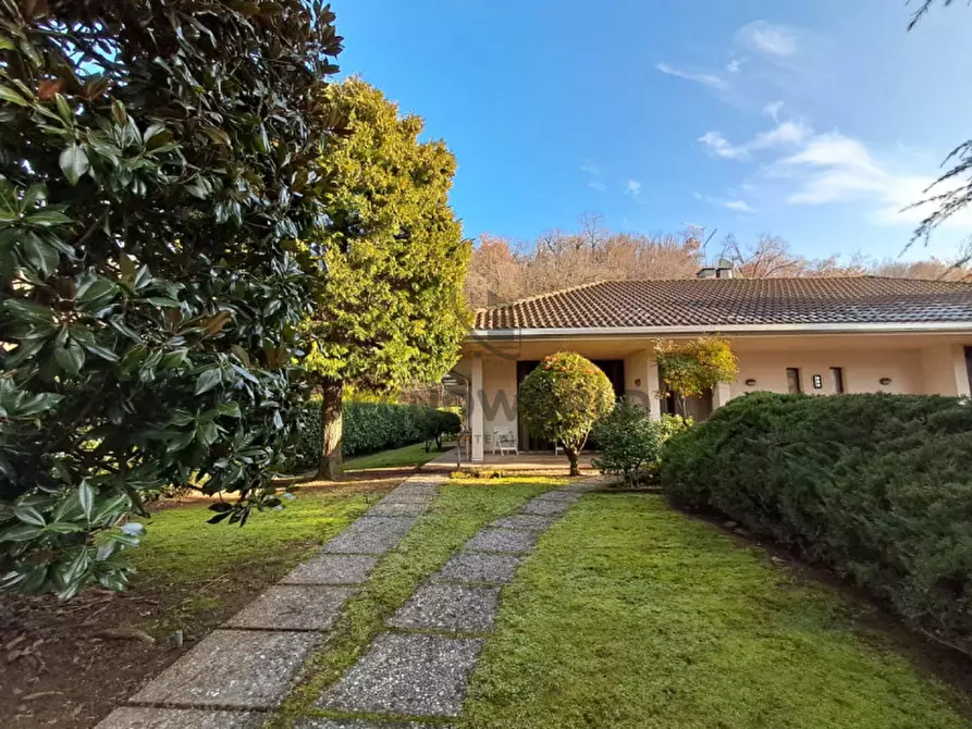 Immagine 11 di Casa bifamiliare in vendita  in via ugo foscolo a Malo