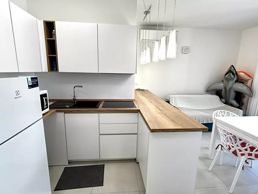 Immagine 3 di Appartamento in vendita  in Via Altinate 7° accesso al mare n.2 a Jesolo