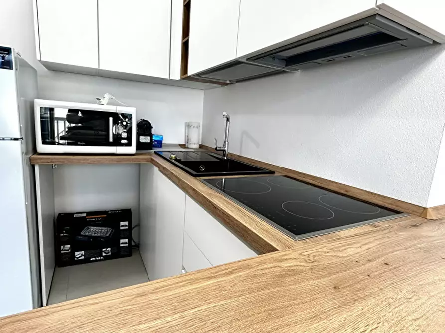 Immagine 13 di Appartamento in vendita  in Via Altinate 7° accesso al mare n.2 a Jesolo