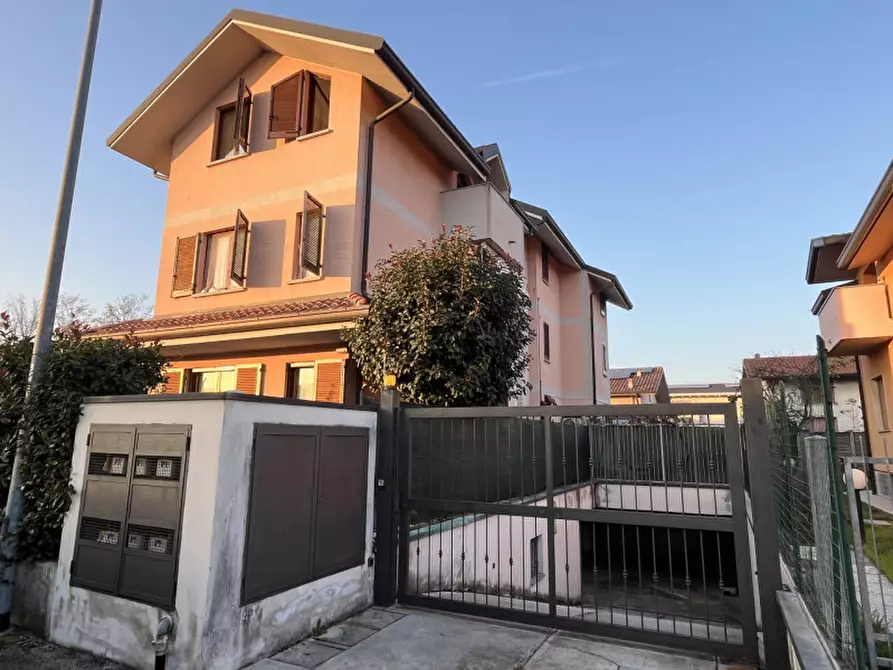 Immagine 1 di Appartamento in vendita  in VIA ENNA 18 a Seveso