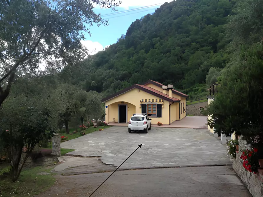 Immagine 10 di Villa in vendita  in VIA A.G. NORERO 84 a San Colombano Certenoli