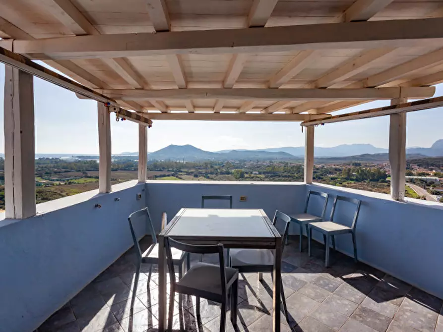 Immagine 3 di Villa in vendita  in Via Amsicora a Posada