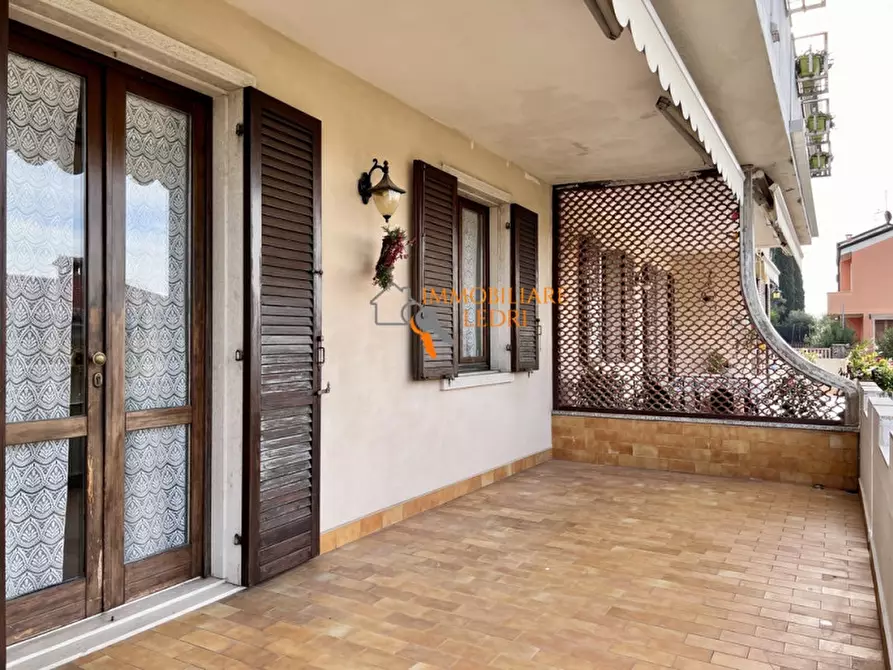 Immagine 14 di Appartamento in vendita  in via Donizetti a Sona