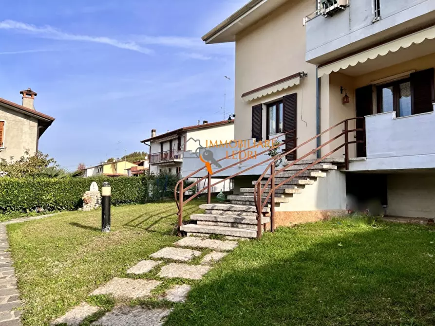 Immagine 22 di Appartamento in vendita  in via Donizetti a Sona