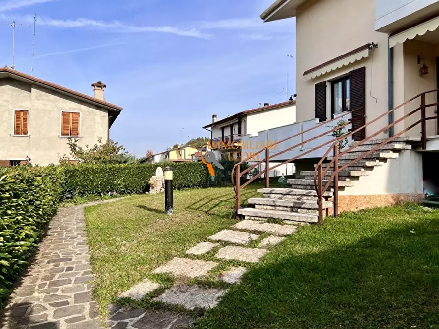 Immagine 23 di Appartamento in vendita  in via Donizetti a Sona