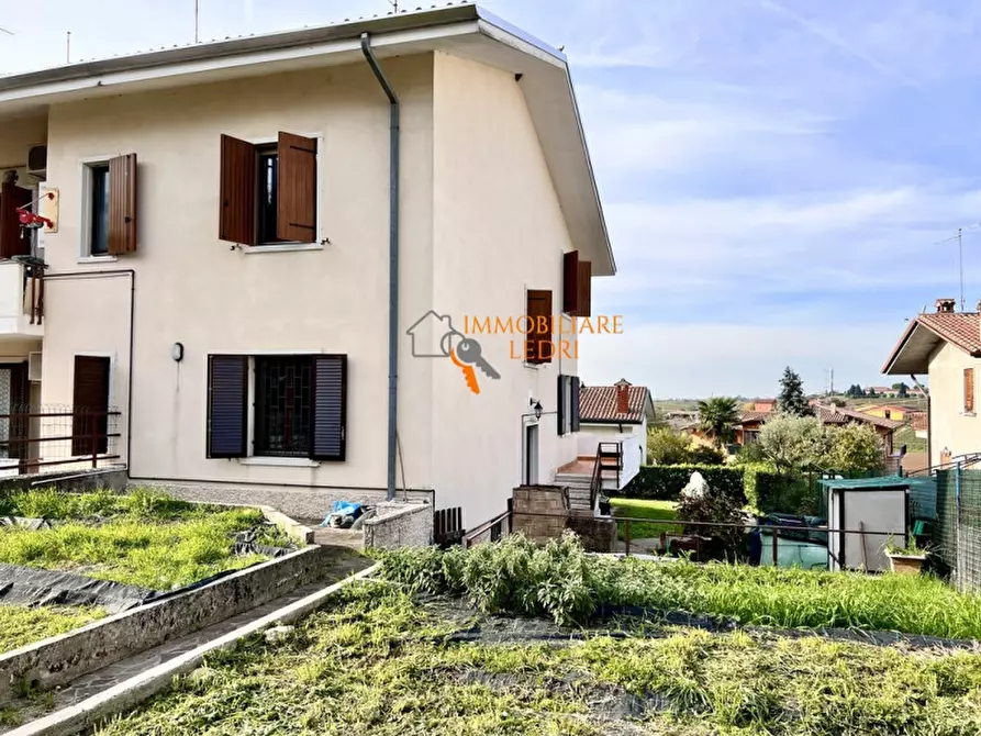 Immagine 29 di Appartamento in vendita  in via Donizetti a Sona