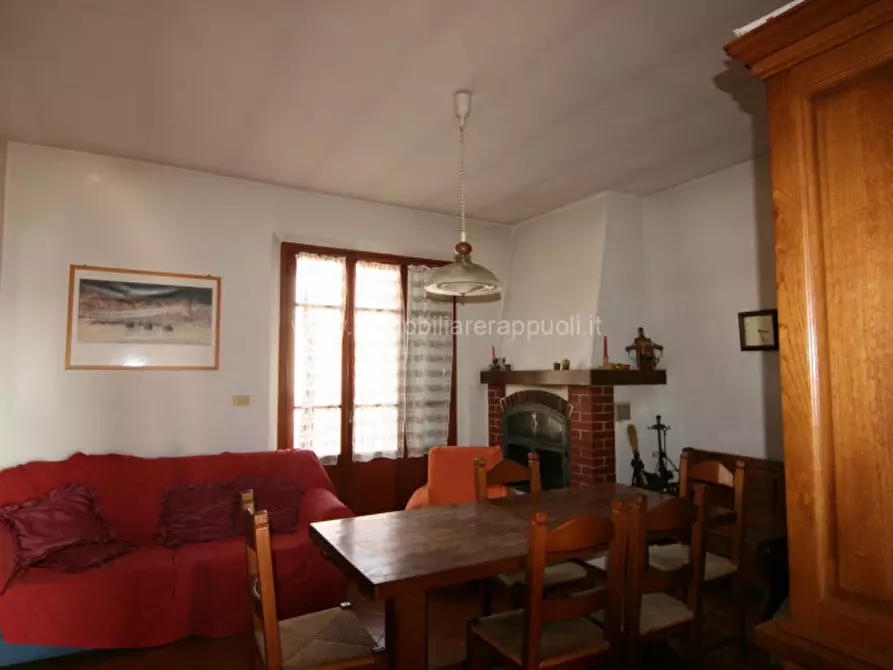 Immagine 3 di Casa indipendente in vendita  a Lucignano