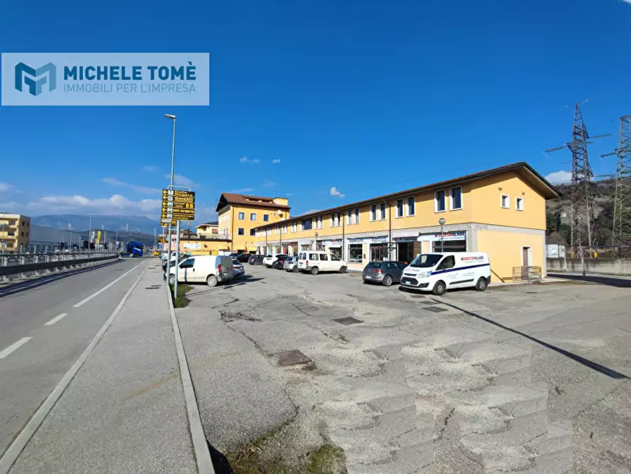 Immagine 11 di Ufficio in vendita  in via passo napoleone a Sant'ambrogio Di Valpolicella